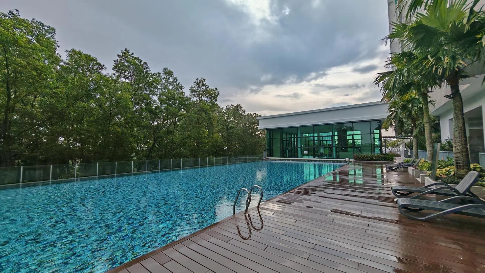 Jb Bukit Indah Skyloft Suites Johor Bahru Apartamento